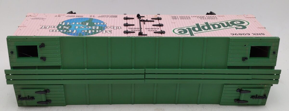 USA Trains 16069 G Snapple Reefer Car VG