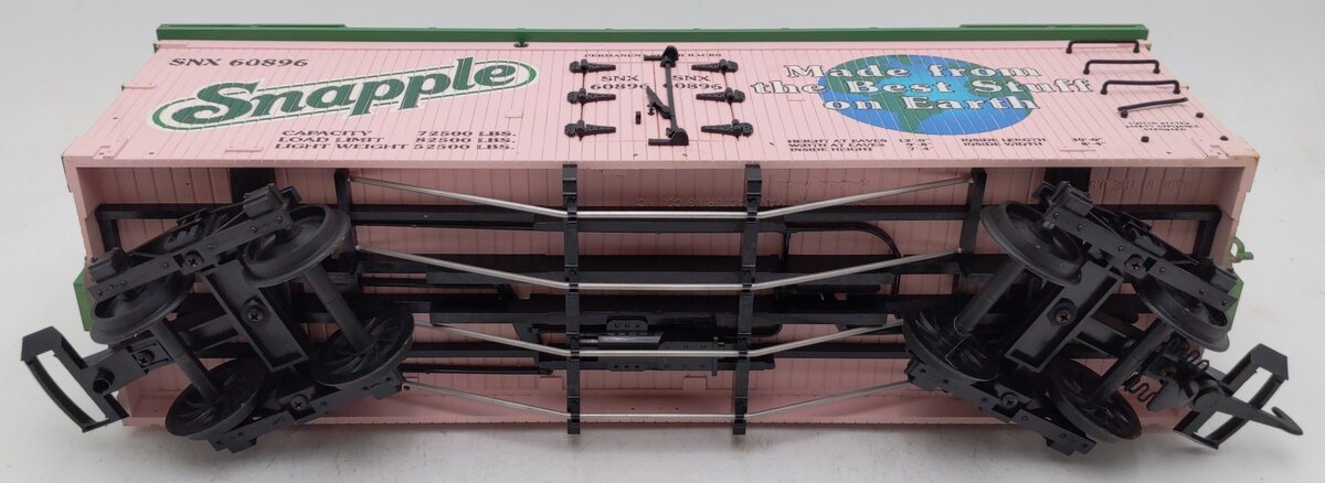 USA Trains 16069 G Snapple Reefer Car VG