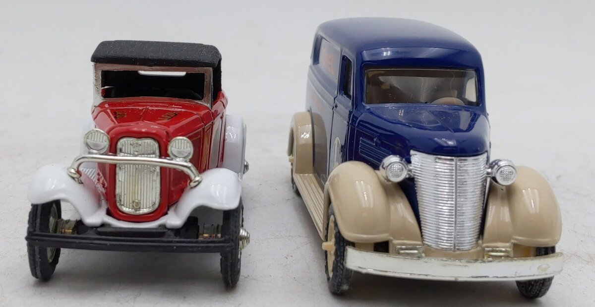Ertl F085 1:48 Eastwood Lionel Plant Maintenance Van & Fire Dept Car (Set of 2) EX/Box