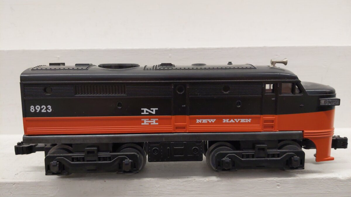 Lionel 6-18923 O New Haven Alco Dummy A Diesel Locomotive w/Horn #8923 EX/Box