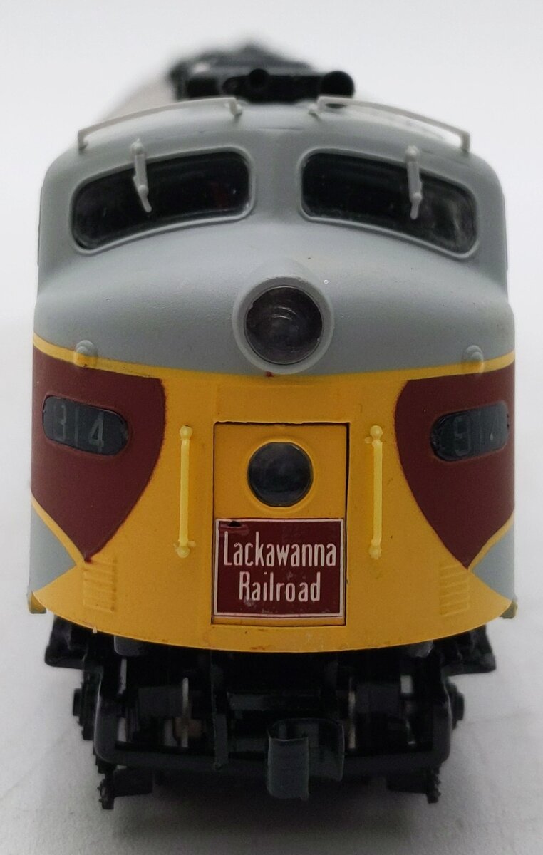 Proto 2000 8706 HO Scale DL&W Powered E8/9 Diesel Locomotive #814 EX/Box