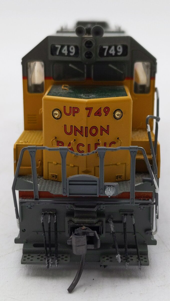 Kato 37-04F HO Union Pacific EMD GP35 Diesel Locomotive #749 EX