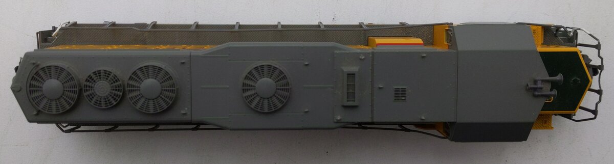 Kato 37-04F HO Union Pacific EMD GP35 Diesel Locomotive #749 EX