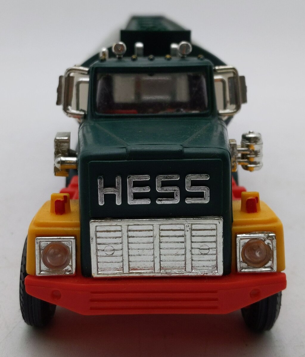 Hess 1977 Hess Fuel Tanker VG/Box
