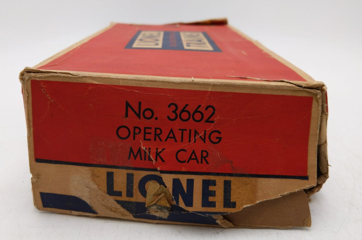 Lionel 3662 Vintage O Brown & White Large Operating Milk Car VG/Box