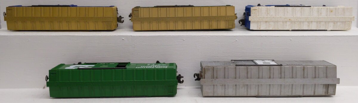 Lionel & Other O Scale Assorted Single-Door Boxcars (5)