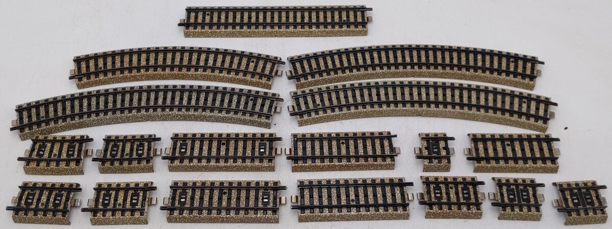 Marklin HO Scale Assorted Straight and Curved M Track Sections [18] EX