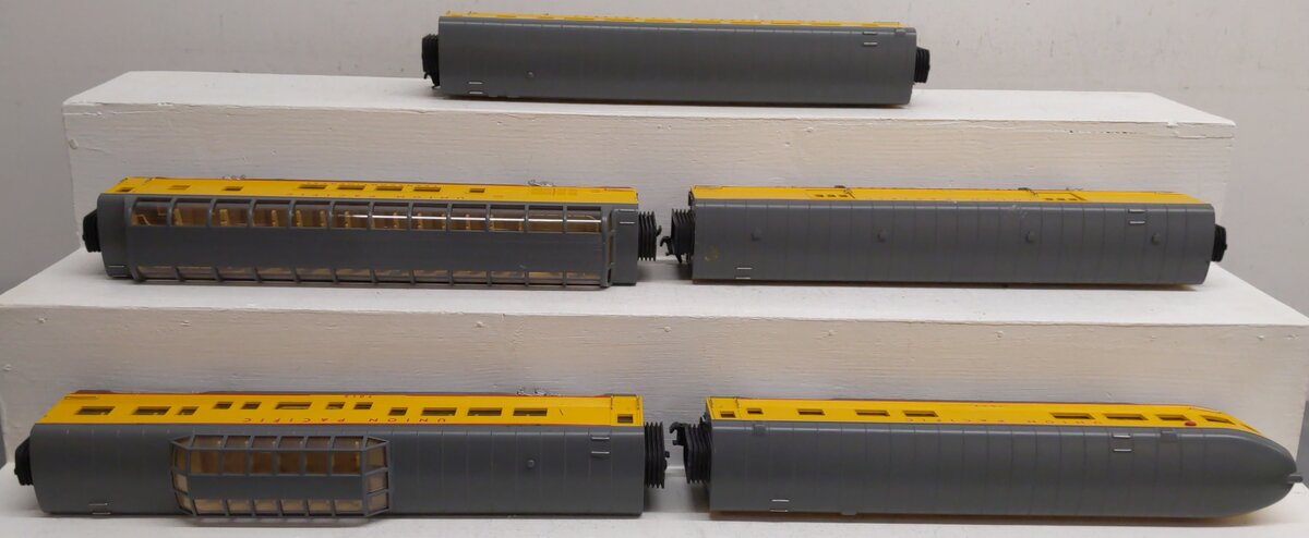 MTH O Gauge Union Pacific Passenger Cars [5] EX