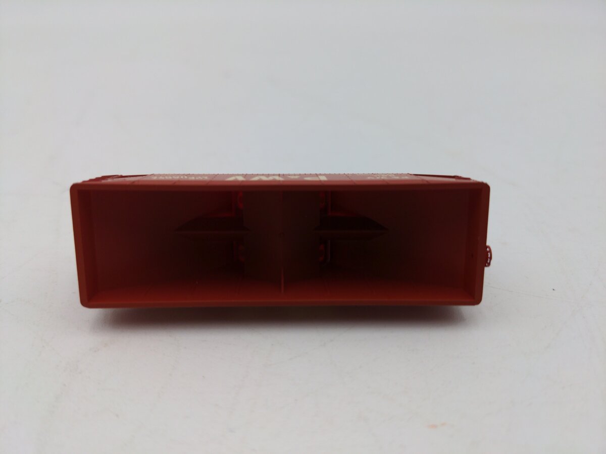 Micro-Trains 05500260 N P&WV 33' Twin Bay Offset Side Hopper #380 NIB