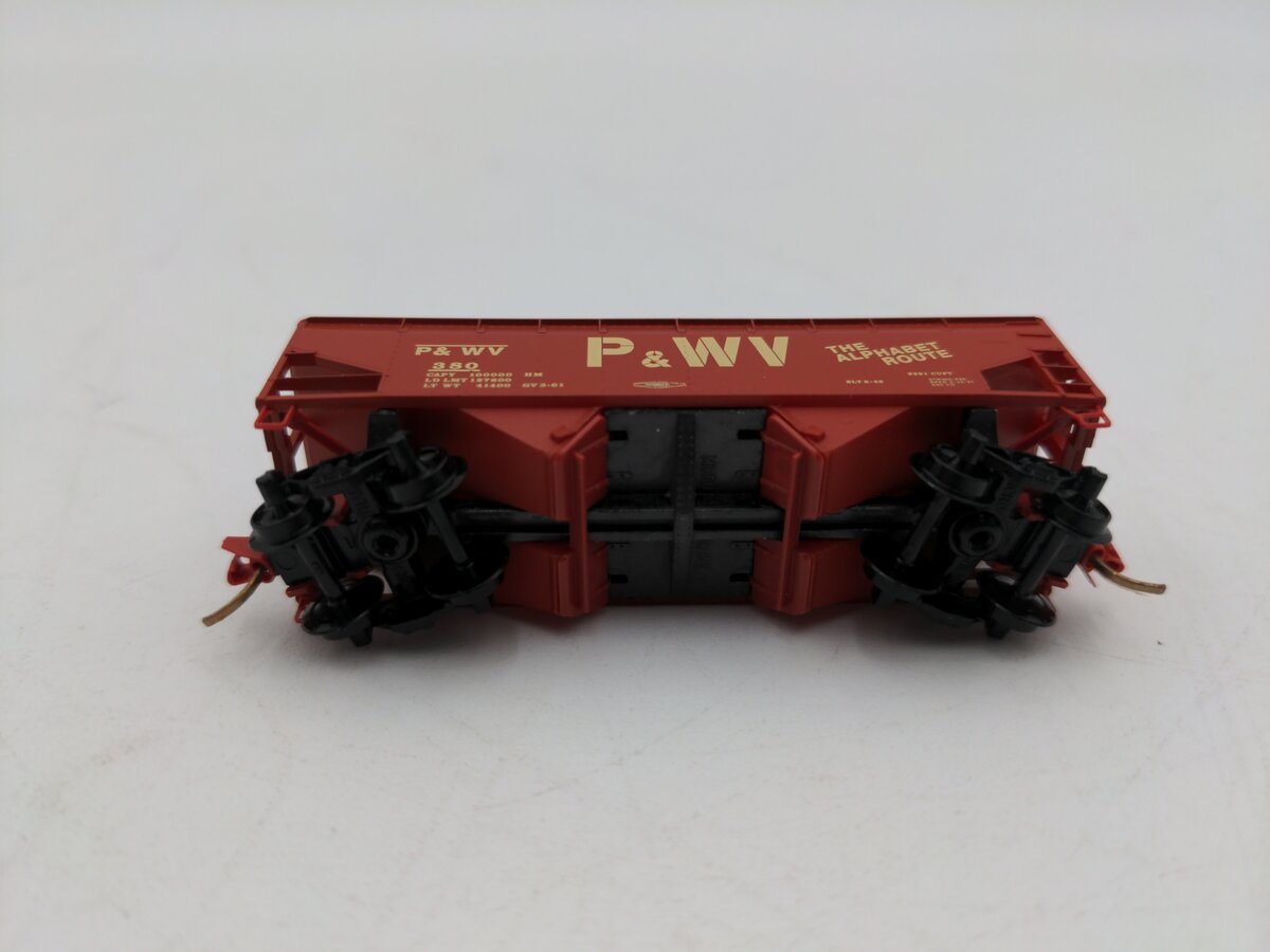 Micro-Trains 05500260 N P&WV 33' Twin Bay Offset Side Hopper #380 NIB