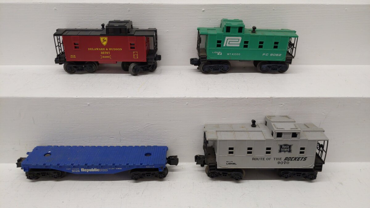 Lionel O Gauge Assorted Train Cars [4] EX