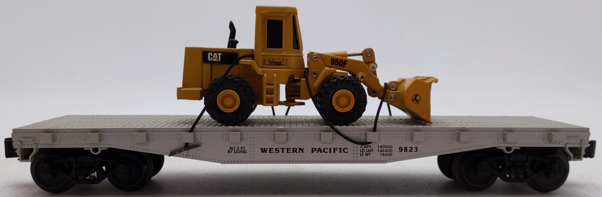 Lionel 6-17517 O Gauge Western Pacific Flatcar #9823 w/Ertl Caterpiller Loader EX/Box