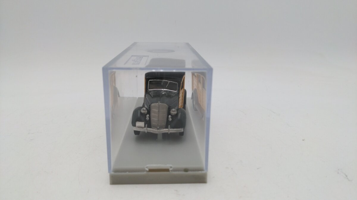 Rex Toys 45 1:43 Scale Beige & Gray 1935 Ford Station Wagon W/Display Case EX/Box