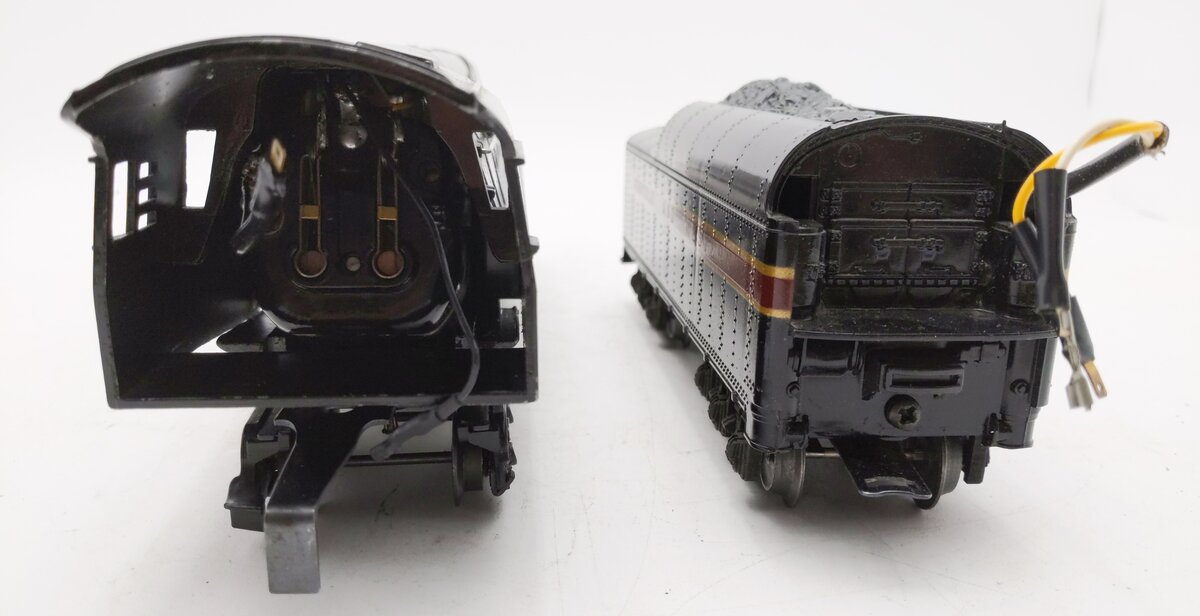 Lionel 6-8100 O Gauge Norfolk & Western 4-8-4 Steam Locomotive & Tender #611 EX/Box