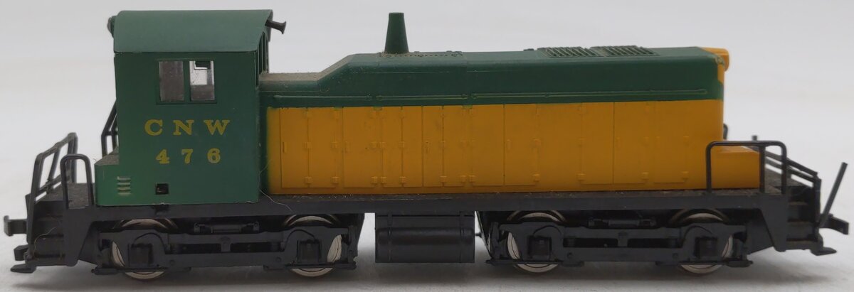 AHM HO Scale CNW Chicago Northwestern SW-1 Diesel Locomotive #476 VG