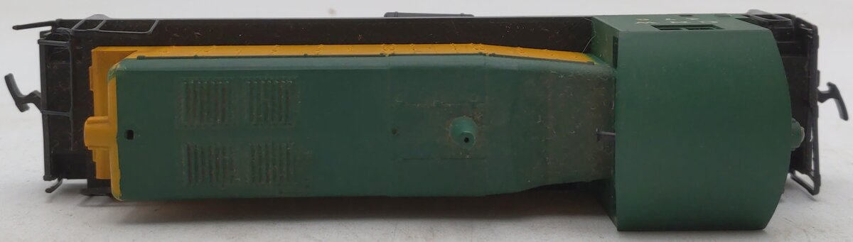 AHM HO Scale CNW Chicago Northwestern SW-1 Diesel Locomotive #476 VG