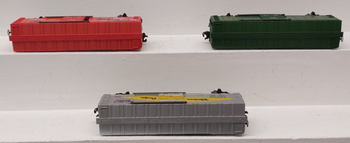 Lionel 6-19257 O Gauge Western Pacific 6464 Series II Boxcars (Set of 3) EX/Box