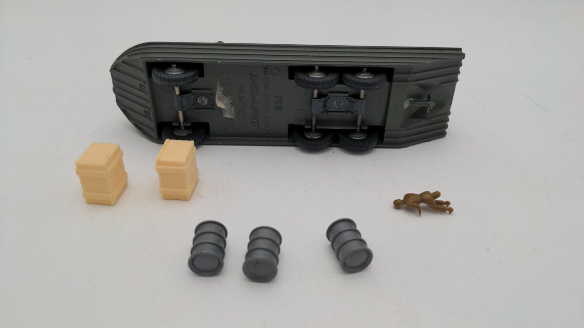 Dinky 825 Die Cast Toys Camion Amphibian Militaire DUKW With Plastic Accessories EX/Box