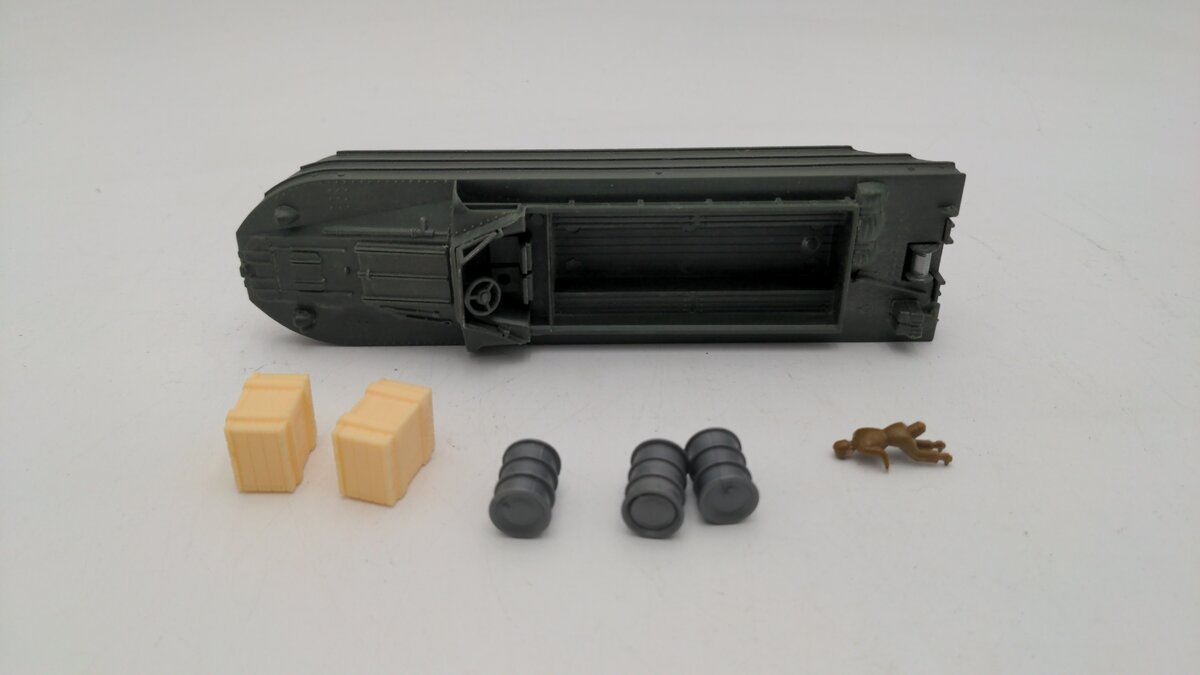 Dinky 825 Die Cast Toys Camion Amphibian Militaire DUKW With Plastic Accessories EX/Box