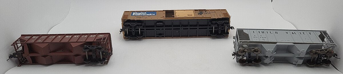 Assorted Weaver O Scale Freight Cars 2-Rail [3] VG