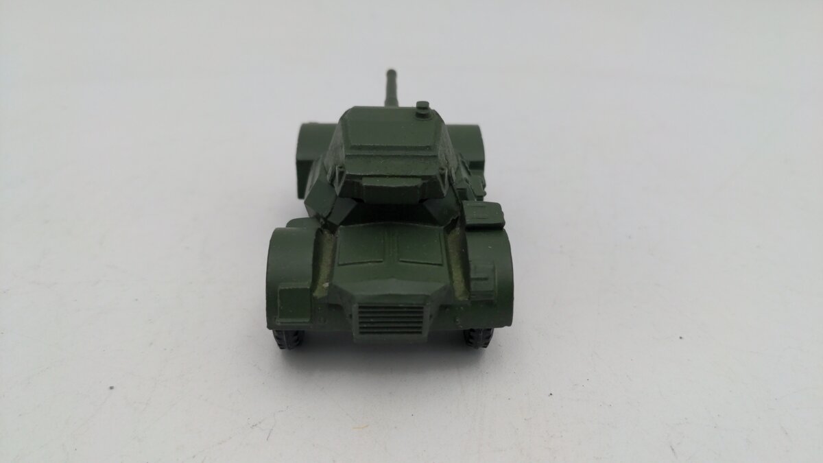 Dinky 670 Die Cast Military Green Armoured Car EX/Box