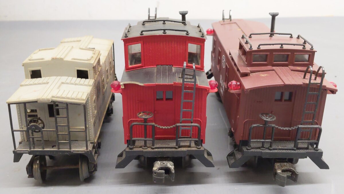 Lionel O Scale Caboose Assortment: 6920, 17601, & 9070 [3]