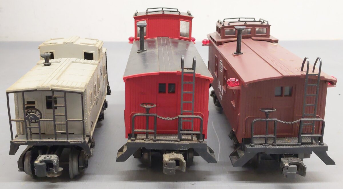 Lionel O Scale Caboose Assortment: 6920, 17601, & 9070 [3]