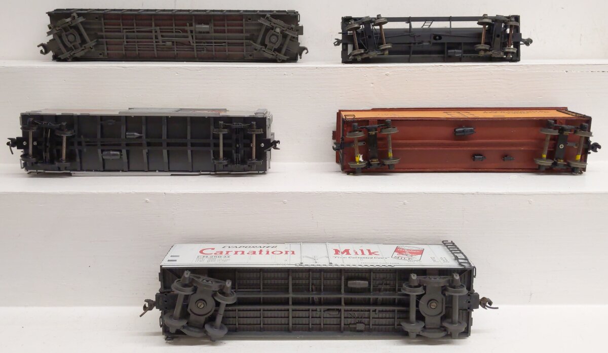 Atlas and Other O Scale Assorted Freight Cars (2-Rail) (5)