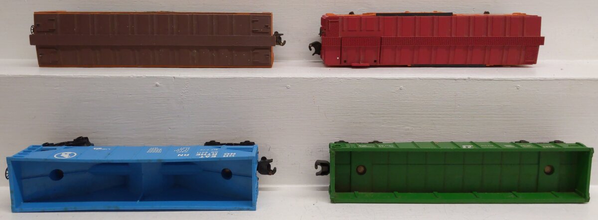 Lionel & Other O Scale Assorted Freight Cars (4): #9141, #19808, #9011, & #91320