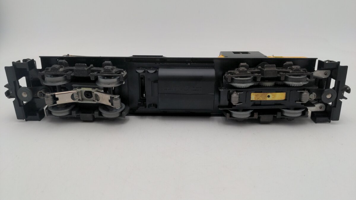 Lionel 6-8375 O Gauge Chicago & North Western GP7 Powered Diesel Loco #8375 VG