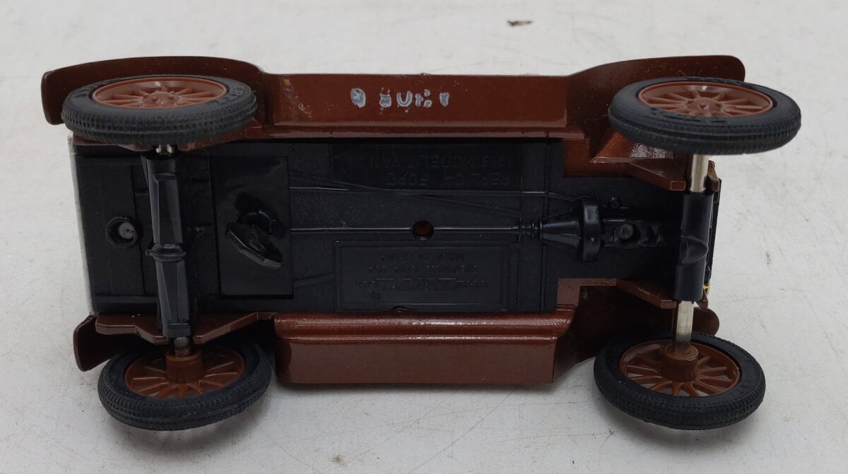 Ertl 1913 Fanny Farmer Model T Coin Bank EX