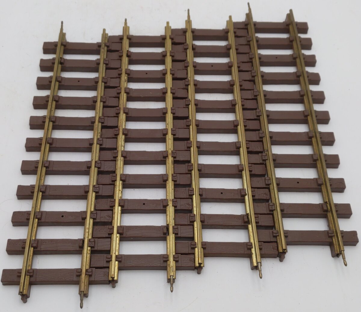 Lionel 8-82002 G Scale Brass 11-3/4" Straight Tracks With Track Pins (Pack of 4) VG