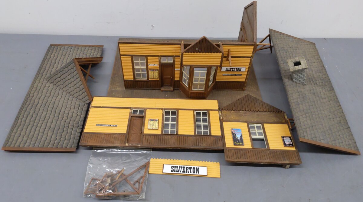 Pola 907 Silverton Railroad Station- Assembled VG