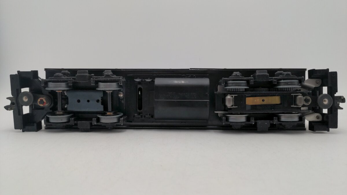 Lionel 6-8776 O Chicago & Northwestern GP20 Powered Diesel Locomotive VG