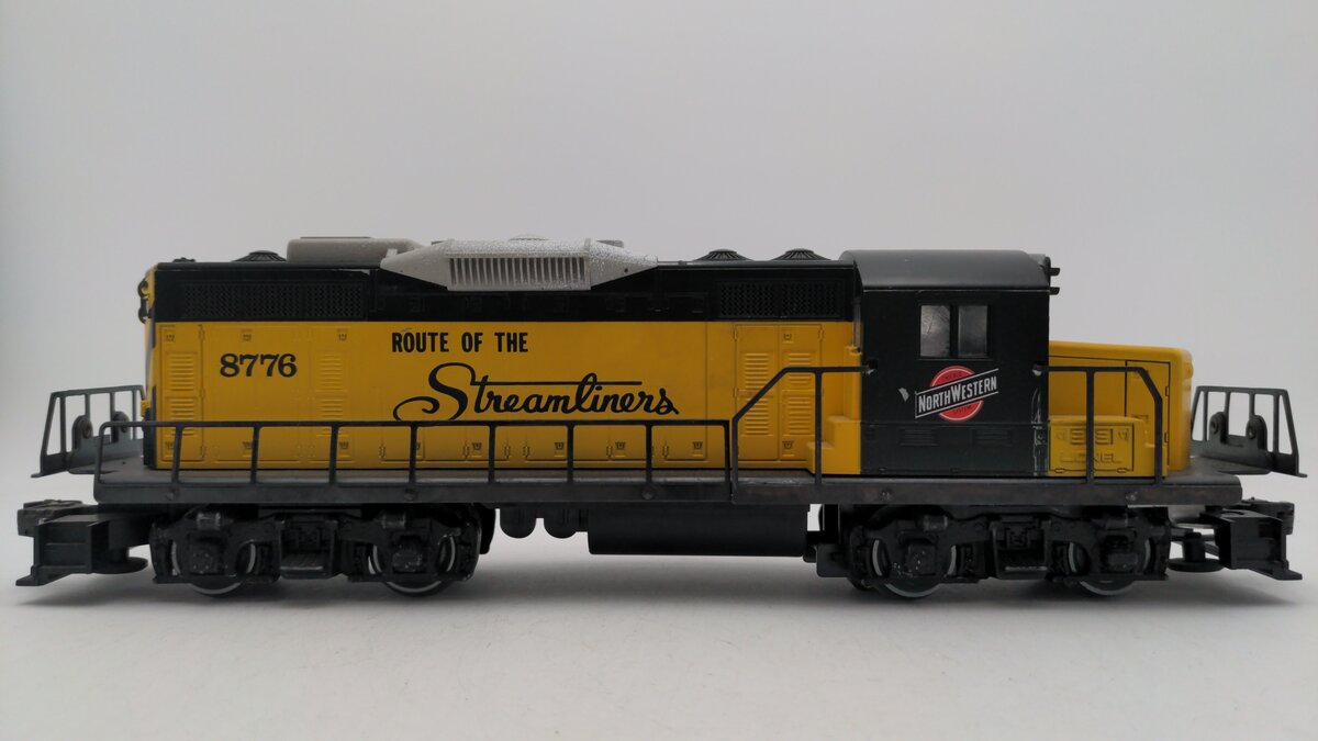 Lionel 6-8776 O Chicago & Northwestern GP20 Powered Diesel Locomotive VG