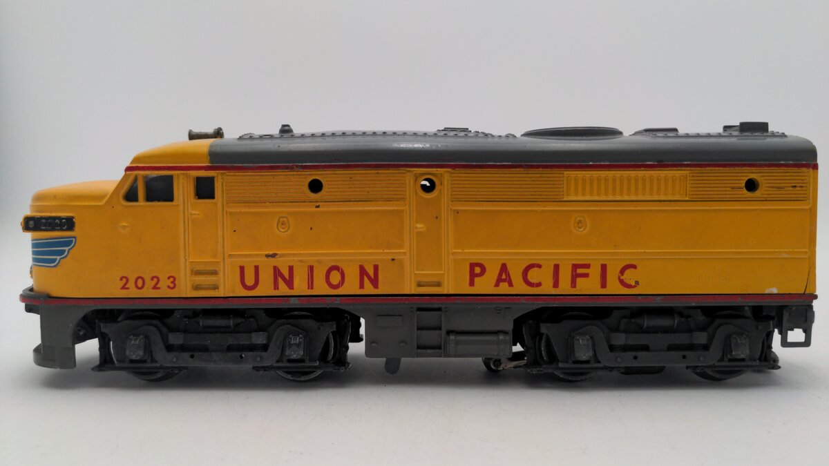 Lionel Vintage O CUSTOM Union Pacific Diesel Locomotive #2023