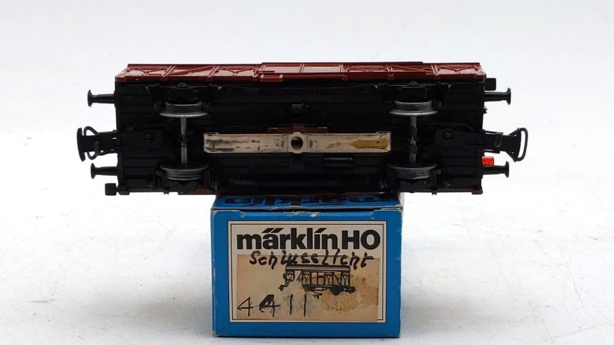 Marklin 4411 HO Scale DB Boxcar with Marker Lights EX/Box