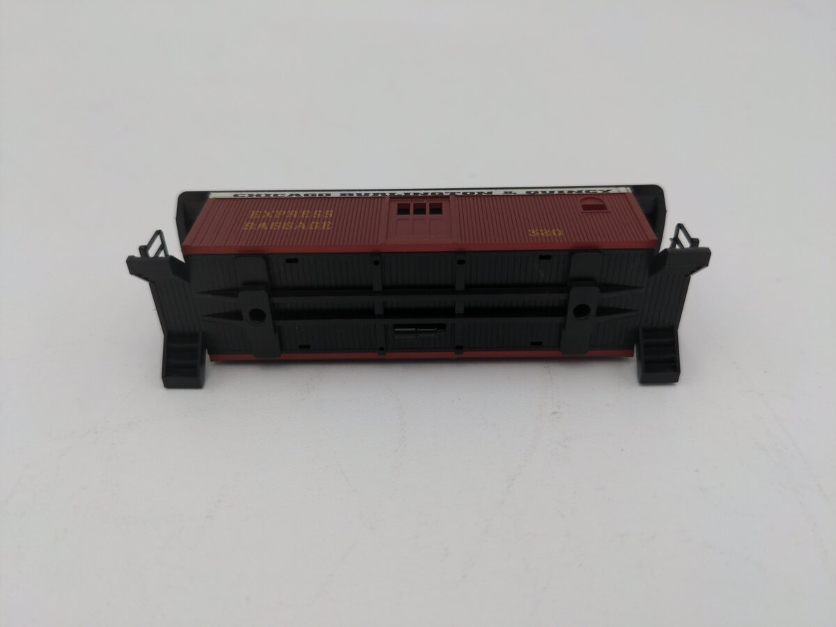 Roundhouse 8562 N Scale Chicago Burlington & Quincy 34' Overton Baggage Car Kit. LN/Box