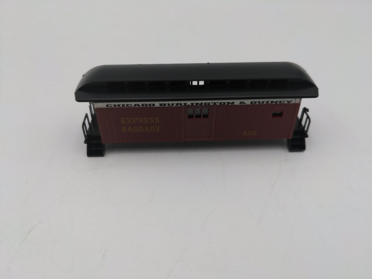 Roundhouse 8562 N Scale Chicago Burlington & Quincy 34' Overton Baggage Car Kit. LN/Box