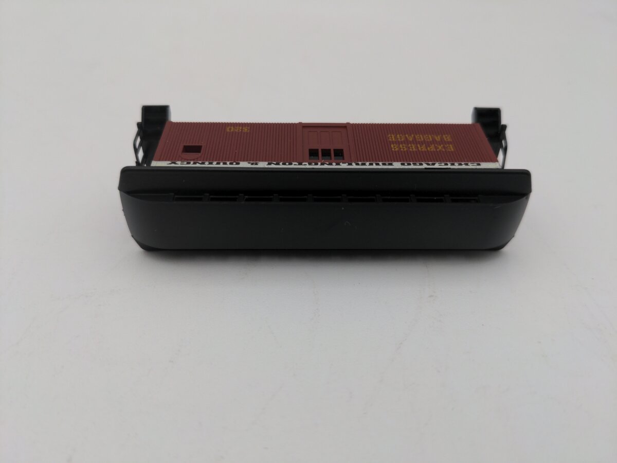 Roundhouse 8562 N Scale Chicago Burlington & Quincy 34' Overton Baggage Car Kit. LN/Box