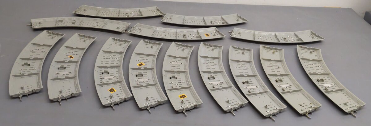 Lionel 6-120336 O36 Curved Track FasTrack Sections [14] EX
