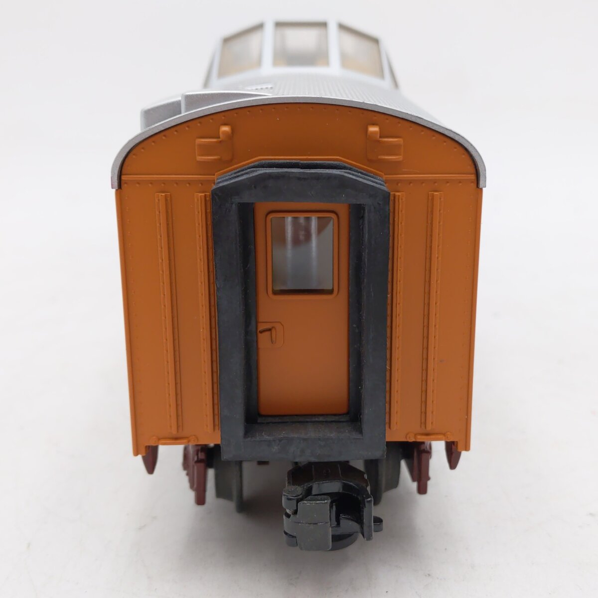 MTH 30-6090-3 O Milwaukee Road Streamlined Vista Dome Car #450 EX
