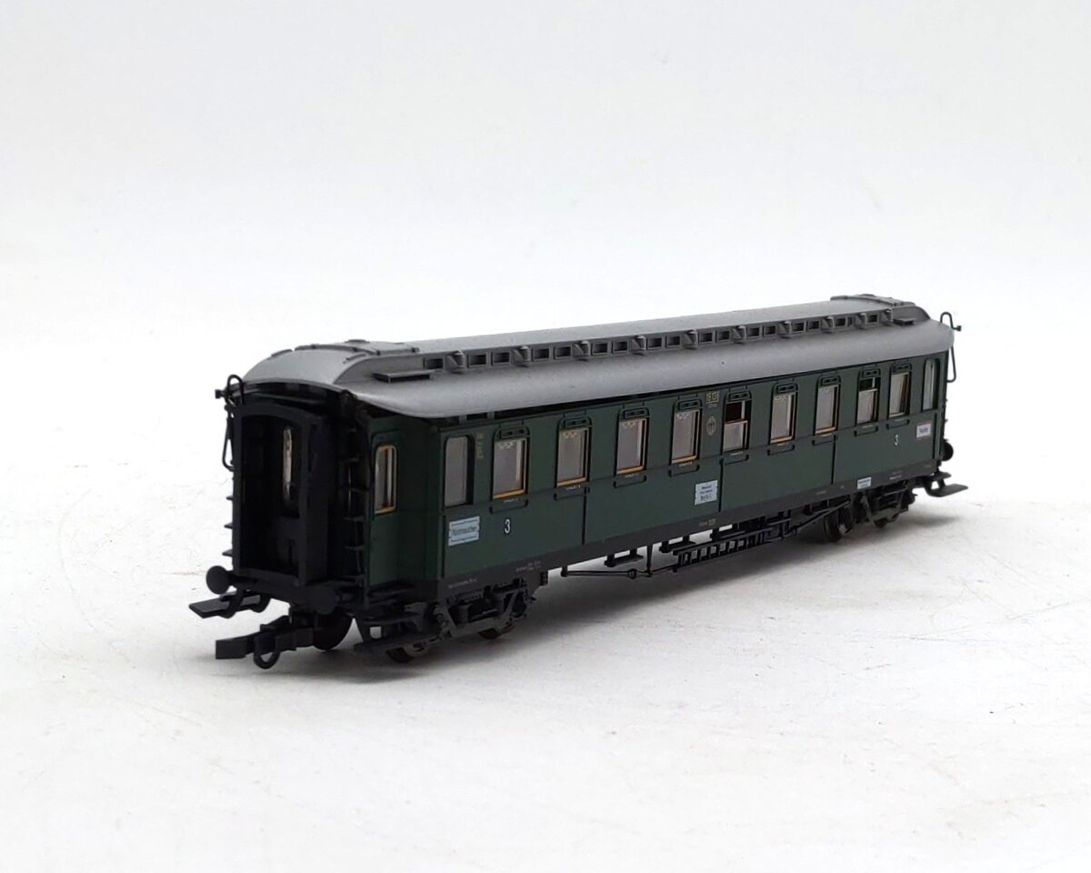 Fleischmann 5083 HO Scale Deutsche Reichsbahn Third Class Coach Car #18136 EX