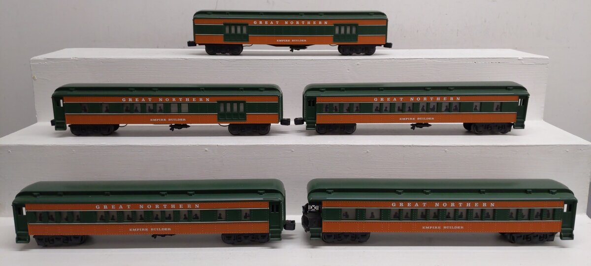 Williams 2504 O Gauge Great Northern 5-Car Madison Passenger Set EX