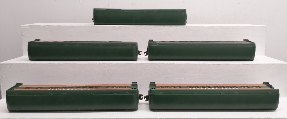 Williams 2504 O Gauge Great Northern 5-Car Madison Passenger Set EX