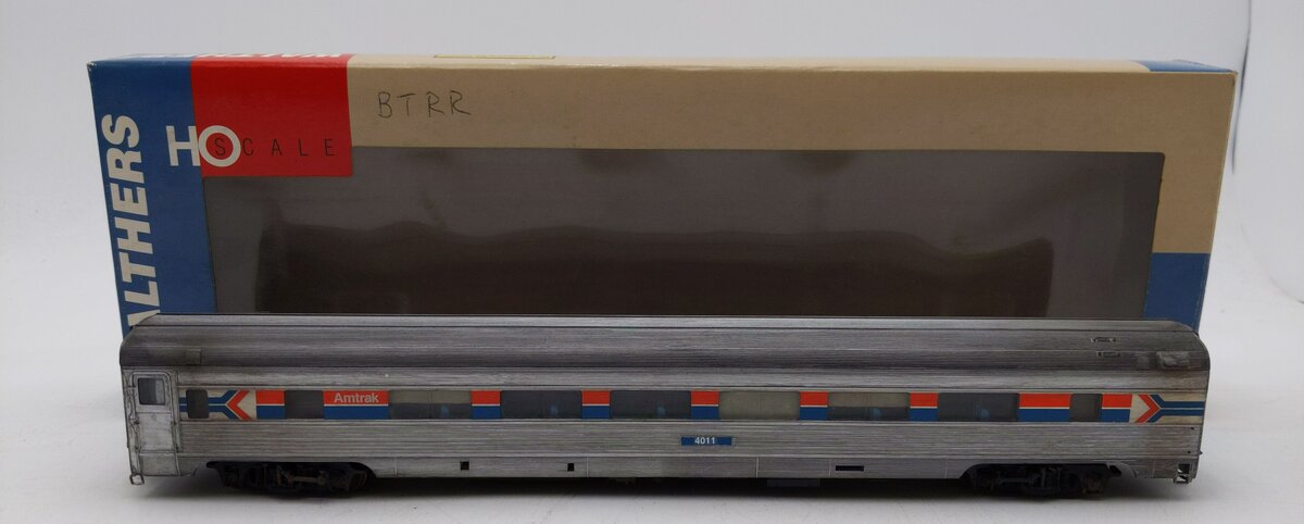 Walthers 932-6301 HO Scale Amtrak Phase 1 85' Budd 46-Seat Coach Car Weathered LN/Box