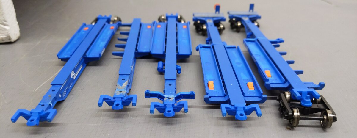 Walthers 932-3935 HO Conrail 5 Unit All Purpose Spine Car Kit #730006 VG/Box