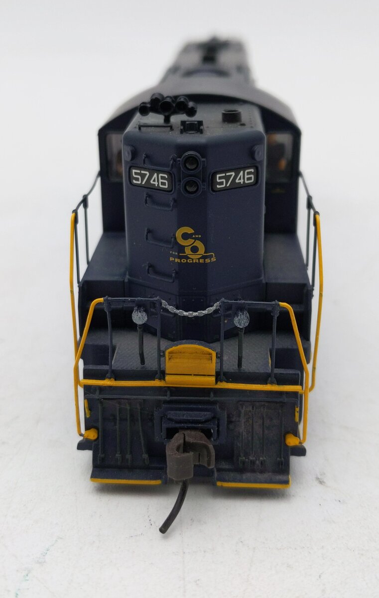 Atlas HO Scale Chesapeake & Ohio GP-7 Locomotive 35746 Weathered/Box