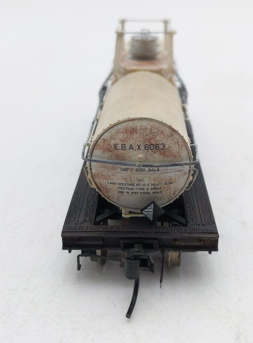 Broadway Limited 7666 HO EBAX 1950s Scheme 6000 Gallon Tank Car Weathered/Box