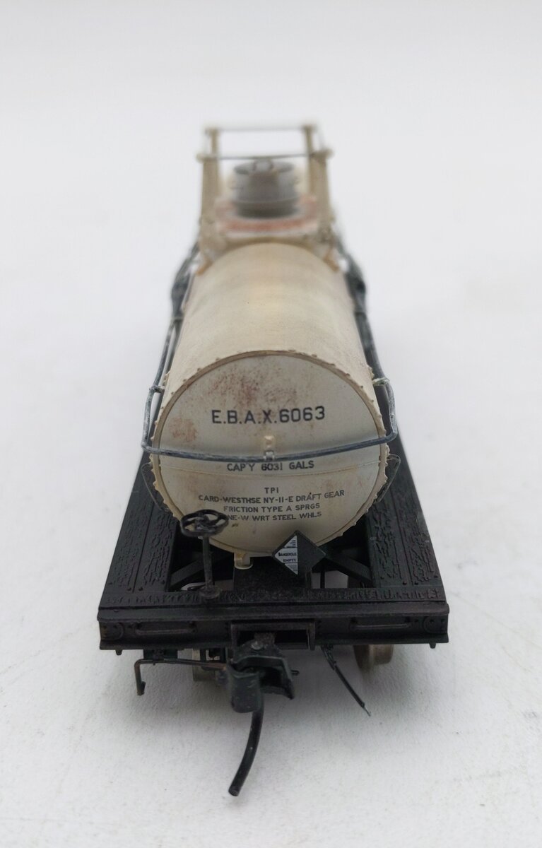 Broadway Limited 7666 HO EBAX 1950s Scheme 6000 Gallon Tank Car Weathered/Box